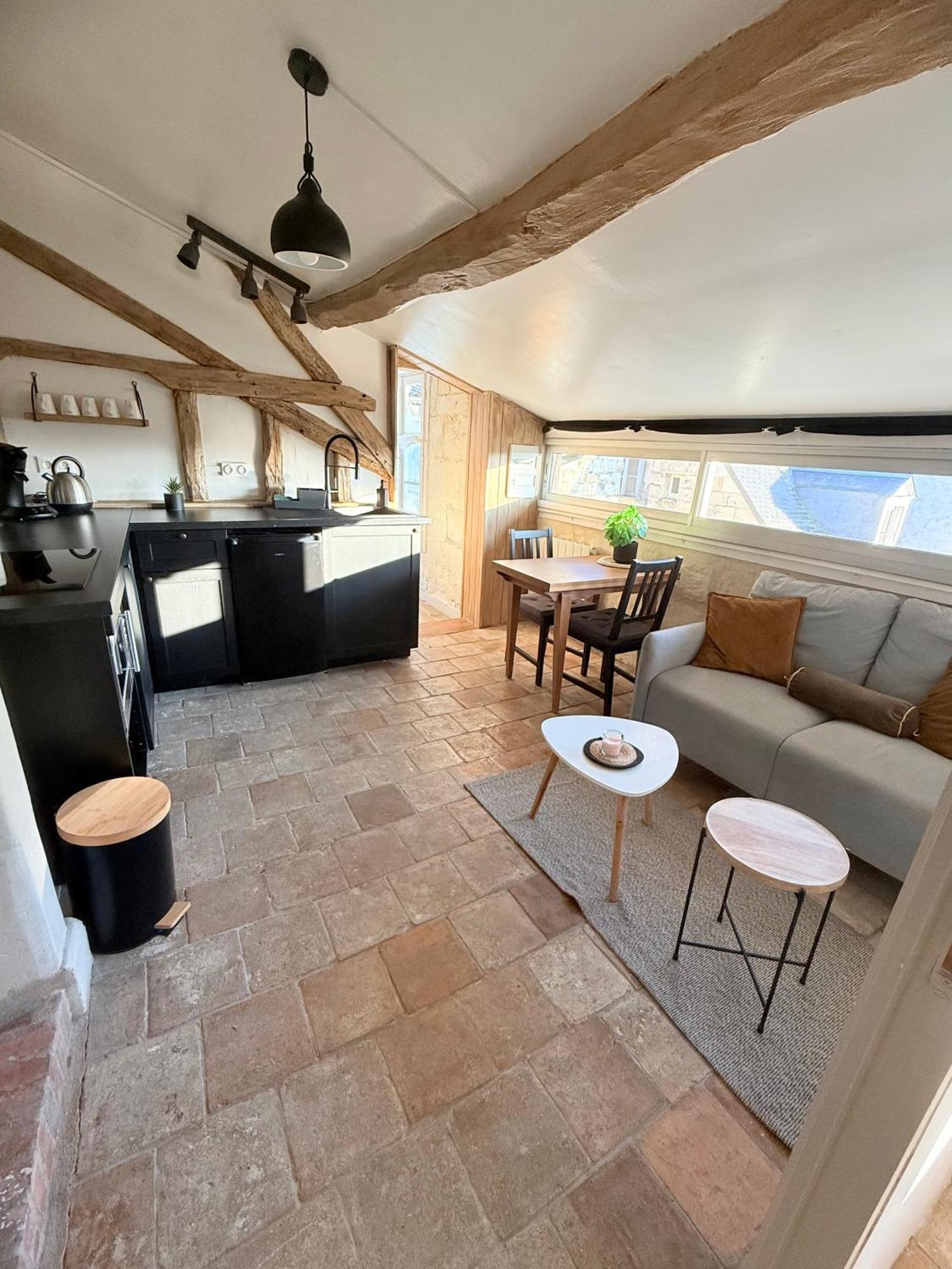 La Tour De L Horloge, Appt Typique A 500M Du Chateau Chinon Exterior foto
